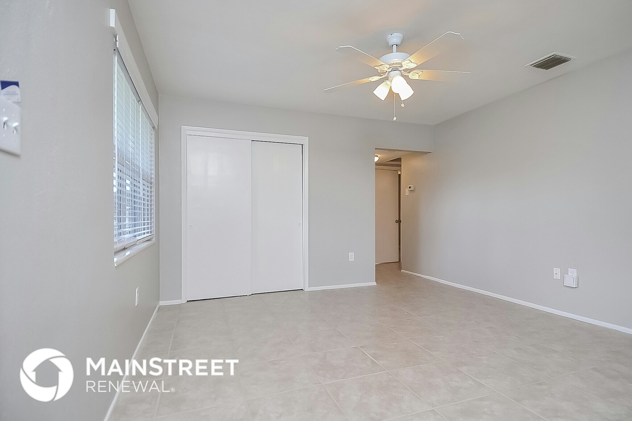 Building Photo - 2026 Sandrala Dr