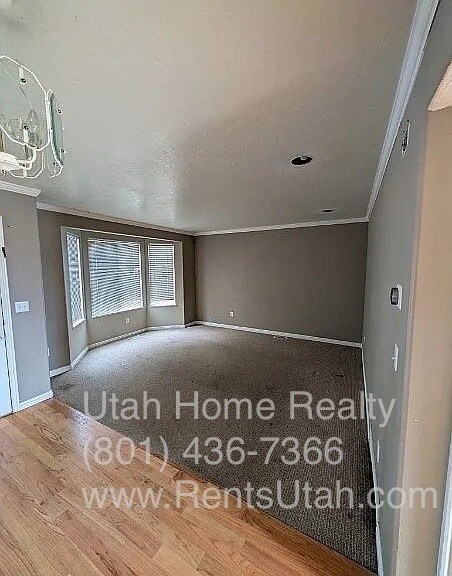 Building Photo - Orem Townhome