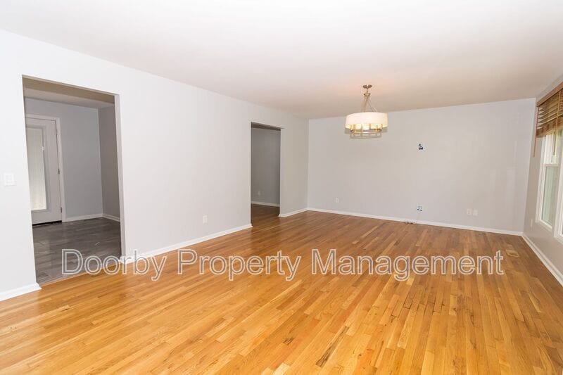 Building Photo - 1313 Timbercrest Ln