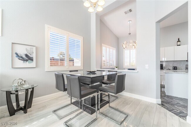 Building Photo - 2076 E Wigwam Ave