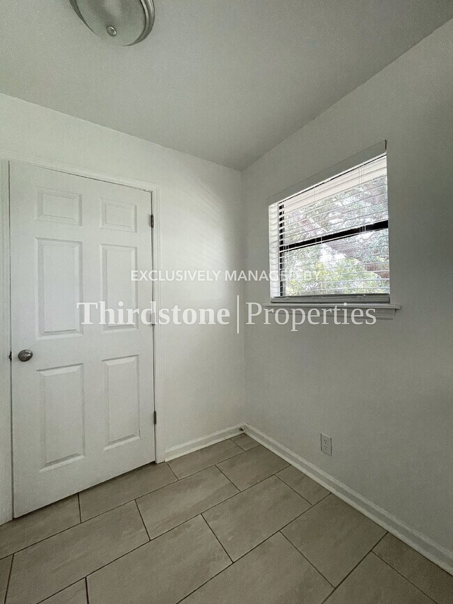 Building Photo - 139 Cherry Point Dr