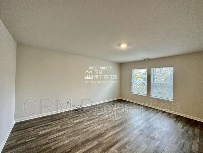 Building Photo - 974 Woodland Spgs Dr