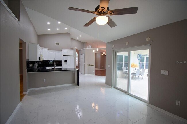 Building Photo - 447 Via Del Sol Dr