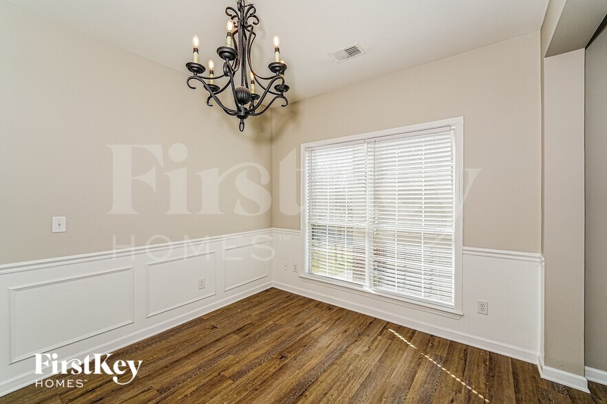 Building Photo - 535 Bentmoor Dr