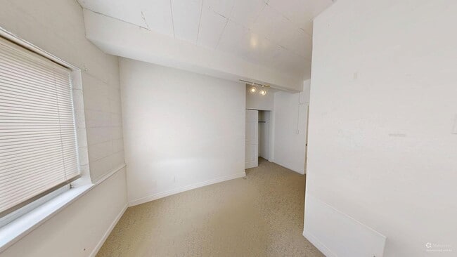 Building Photo - 1105 11th St