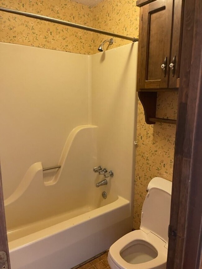 Building Photo - Duplex Spartanburg