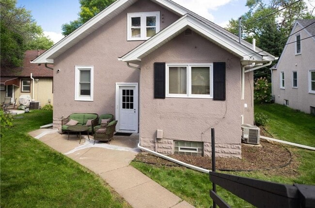 Building Photo - Awesome 2 BR/1 BA Single-Family Home in Ro...