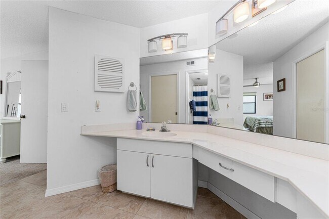 Building Photo - 511 Pine Hollow Cir