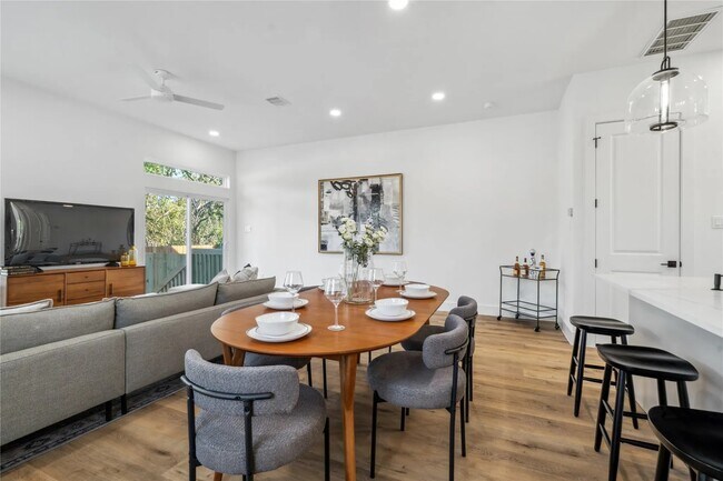 Building Photo - 3117 Evella St