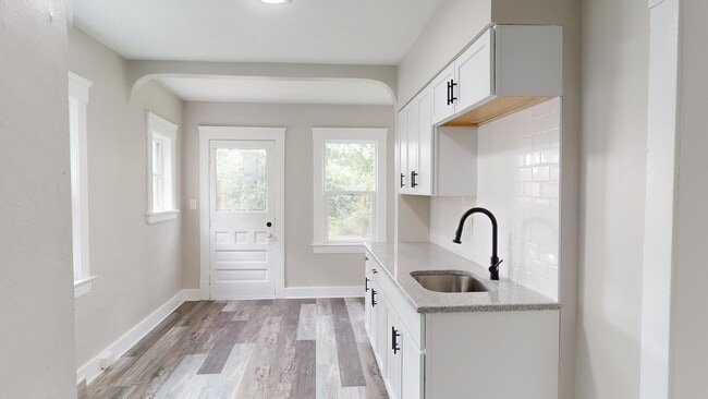Building Photo - Brooklyn Centre - 3 Bedroom Single Family ...