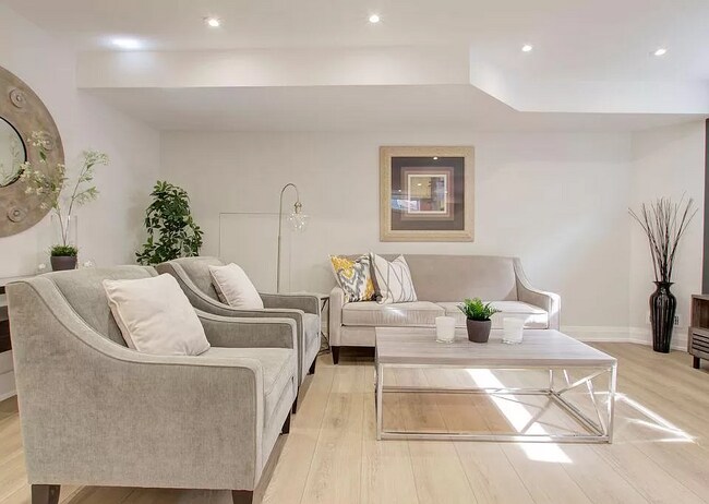 Building Photo - Austin