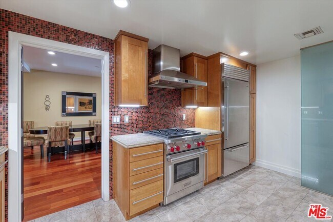 Building Photo - 130 N Swall Dr