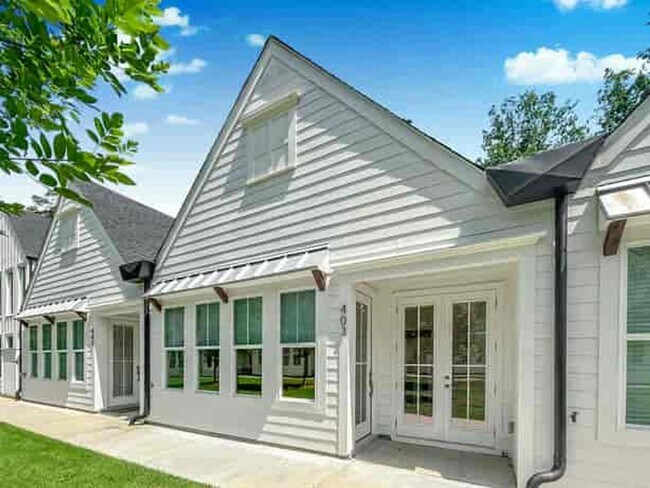Building Photo - 403 Burgundy Wy