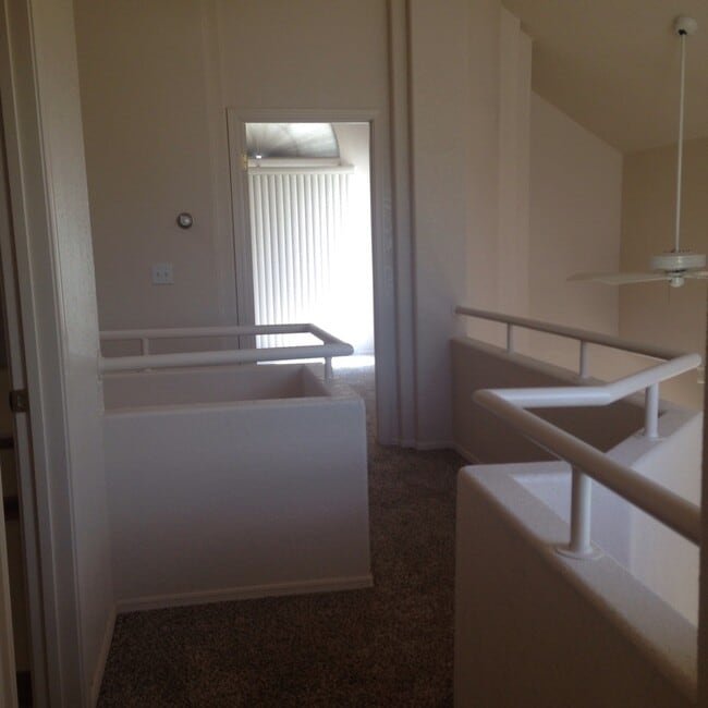 Building Photo - EXECUTIVE STYLE CONDO
