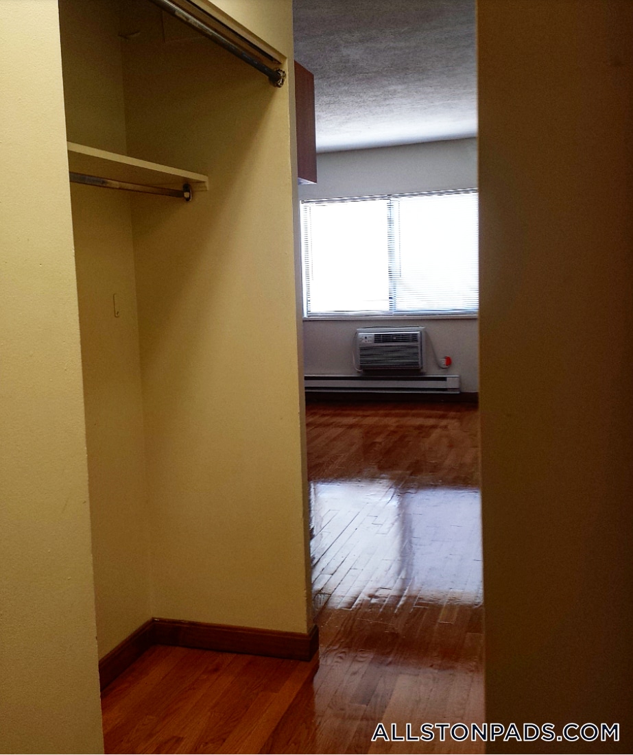 Building Photo - 1110 Commonwealth Ave