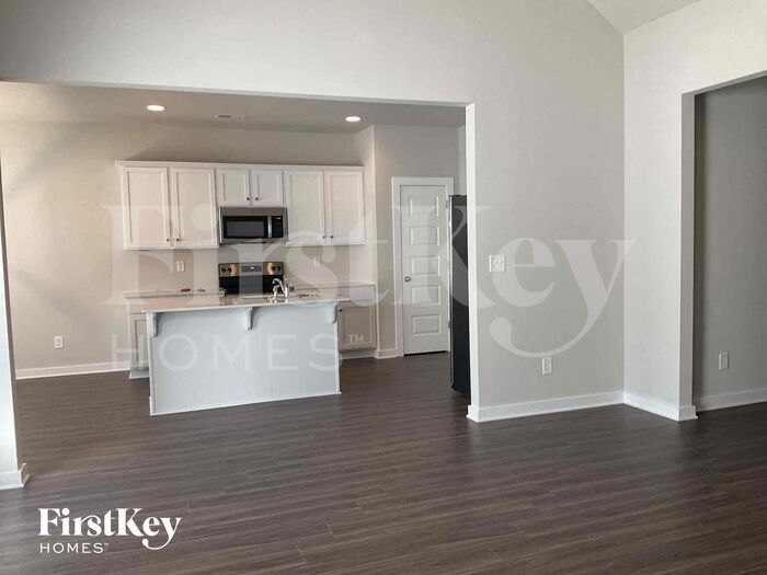 Building Photo - 130 Avalon Wy