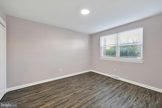 Building Photo - 4411 Falls Bridge Dr