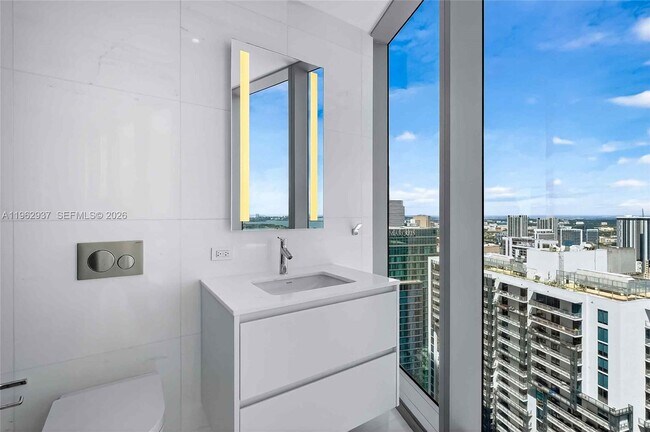 Building Photo - 300 Biscayne Blvd Way