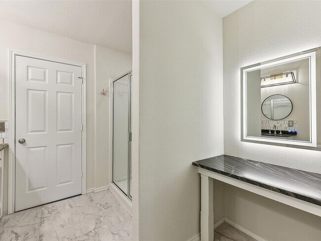 Building Photo - 600 Saturnia Dr