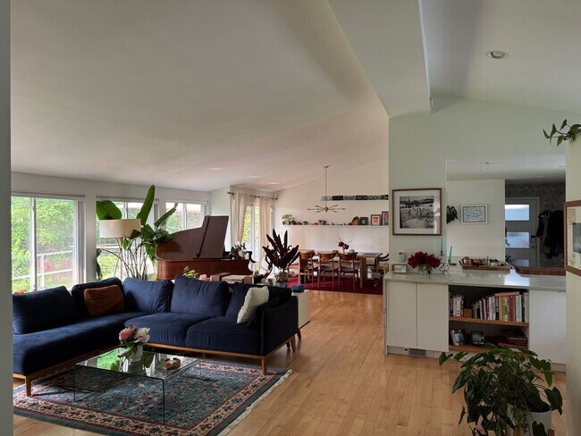 Building Photo - large modern home with big backyard, peace...