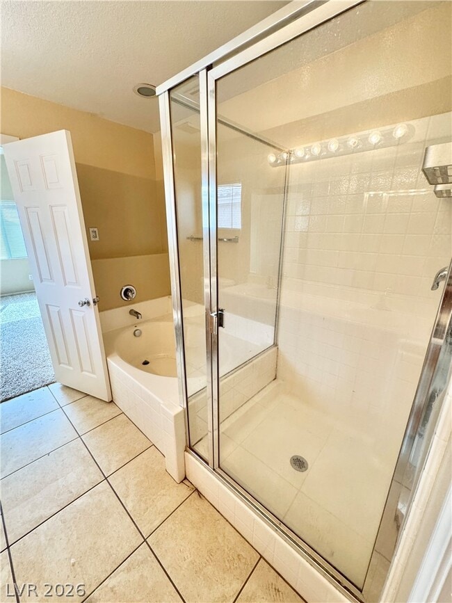 Building Photo - 3805 Hollycroft Dr