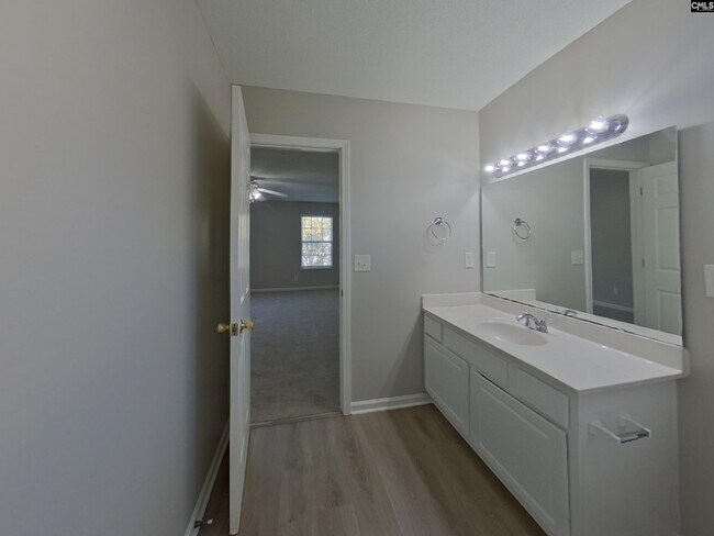 Building Photo - 925 Schofield Ln