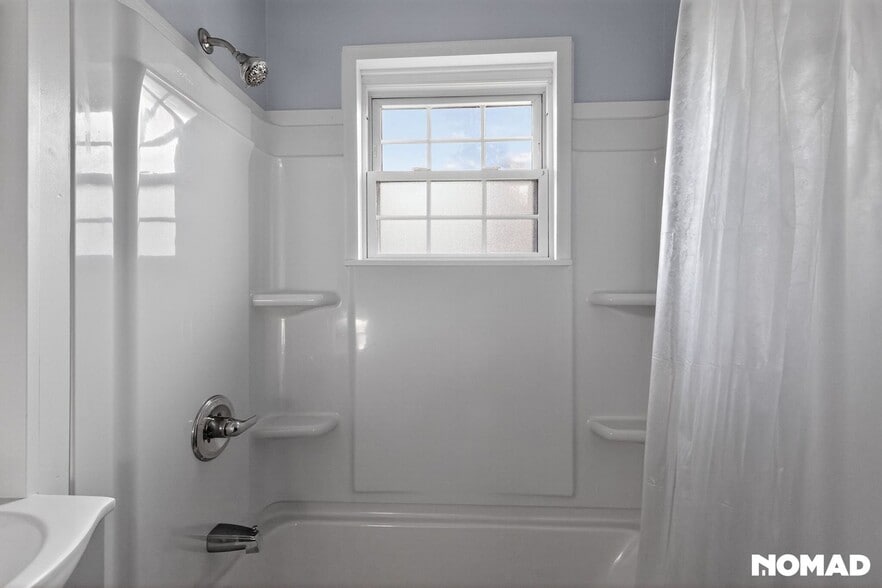 Building Photo - 21 Hall Ave