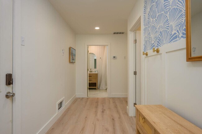 Building Photo - 3 Cassina Ln