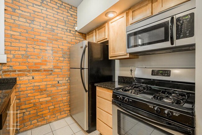 Building Photo - 812-814 Neil Ave