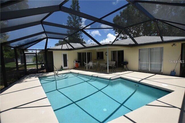 Building Photo - 3926 Calliandra Dr