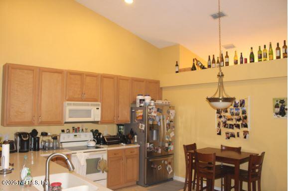 Building Photo - 13839 Devan Lee Dr E