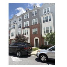 Building Photo - 7958 -B Potter Pl