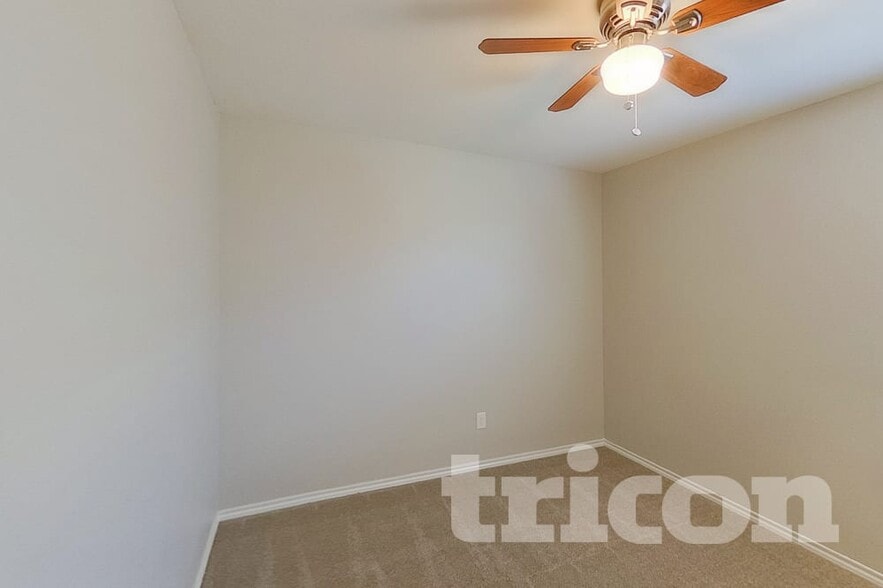 Building Photo - 848 Glover Dr