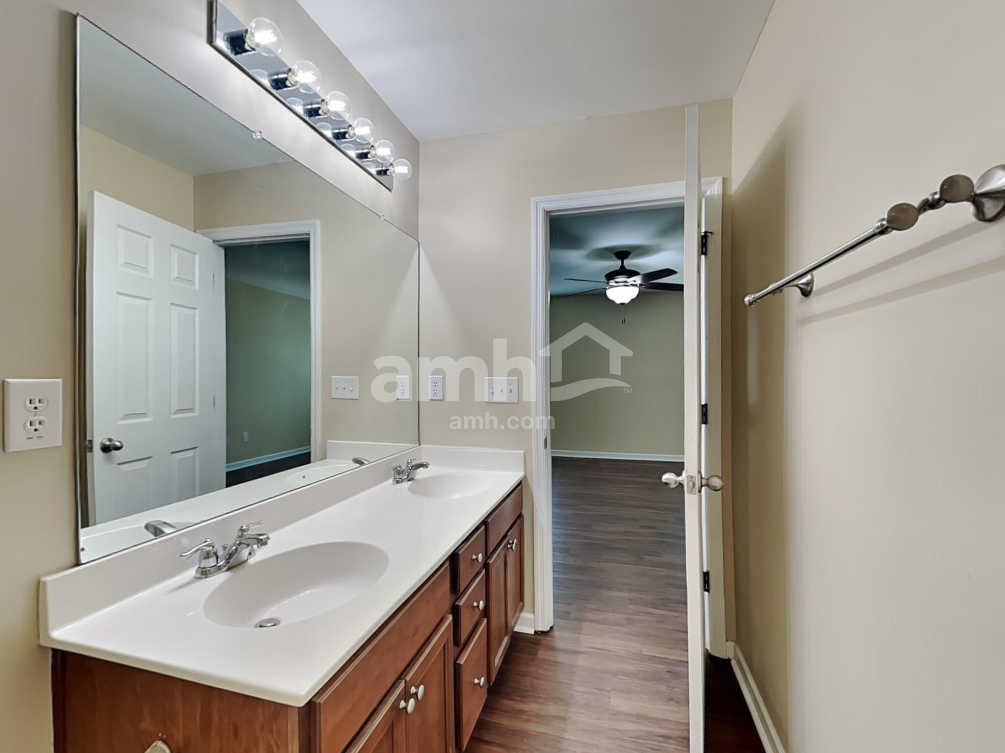 Building Photo - 314 Southwilde Way