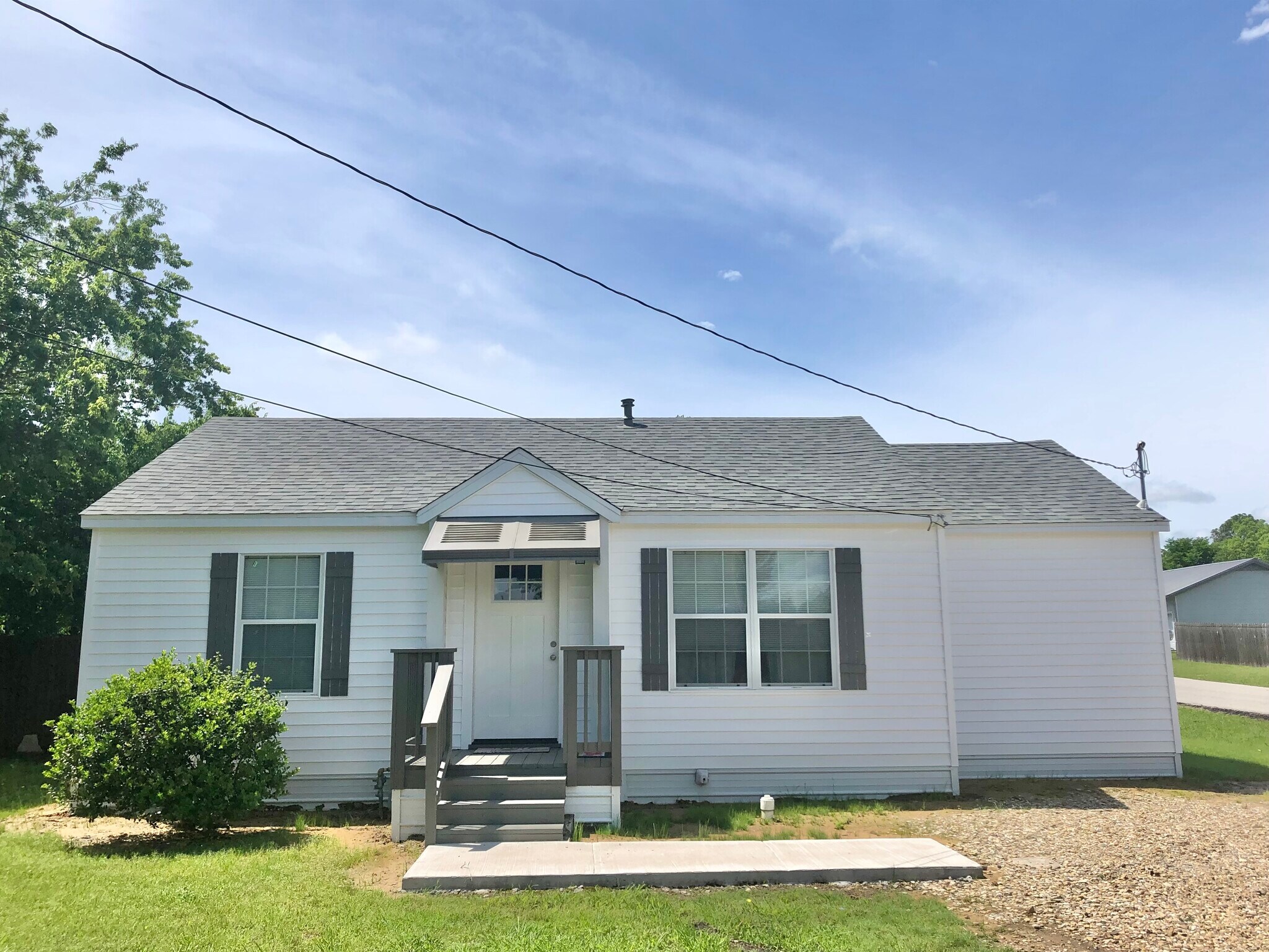 Building Photo - 3011 Poplar St