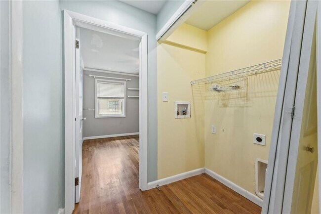 Building Photo - 2679 Harrington Dr