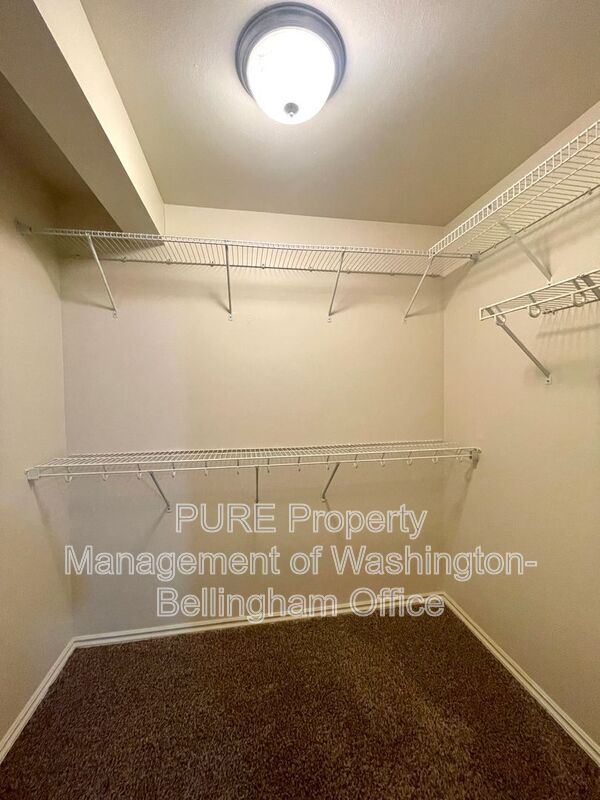 Building Photo - 901 Orchid Pl