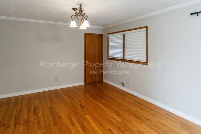 Building Photo - 1214 E 43rd Ave