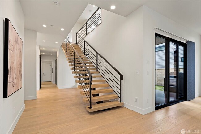 Building Photo - 5bd/4ba Kirkland Home