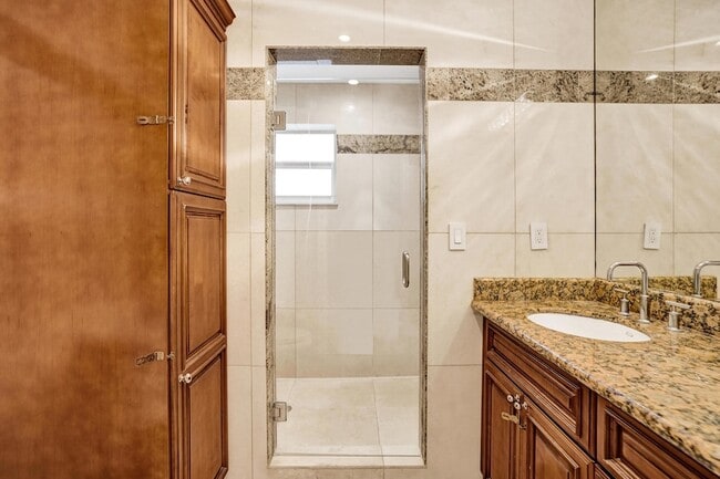 Building Photo - 1145 NE 12th Ave