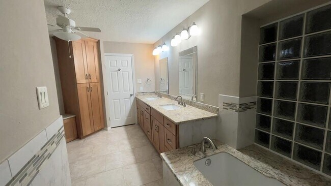 Building Photo - 7018 Brockington Dr