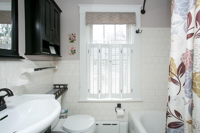 Building Photo - 17 Annandale Terrace