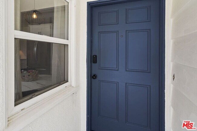 Building Photo - 5900 Alcove Ave