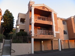 Building Photo - Great Ocean View Condo in La Costa, 1 bed/...