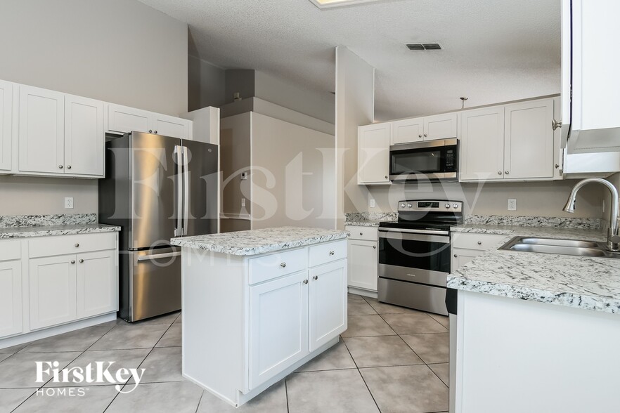 Building Photo - 13521 Fordwell Dr