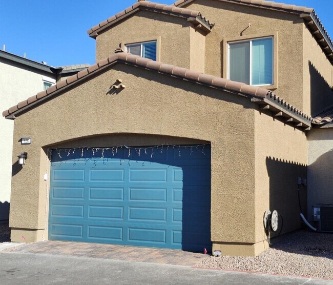 Building Photo - AMERICANA Property Mgmt - Recently constructed Townhouse. 3beds - 2 1/2baths in Henderson.