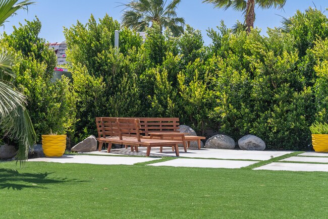 Building Photo - 2383 E Powell Rd