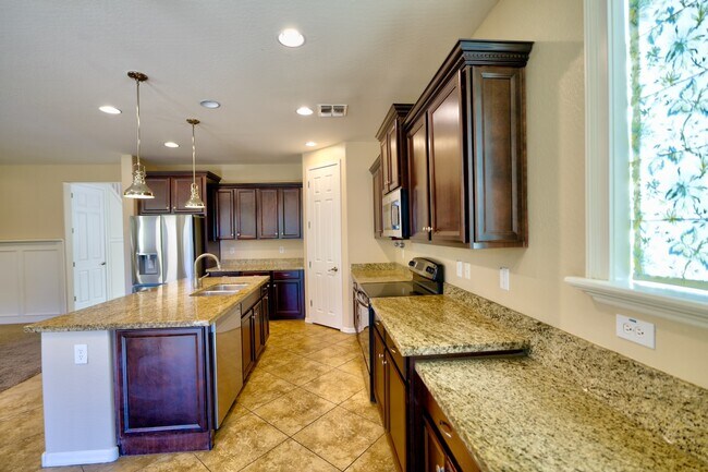 Building Photo - 3941 E Palo Verde St