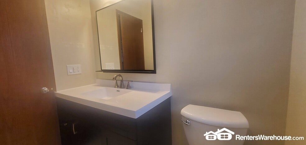 Building Photo - 10525 W Custer Ave