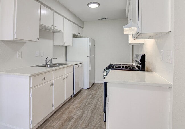 Building Photo - 5301 Indio Cir